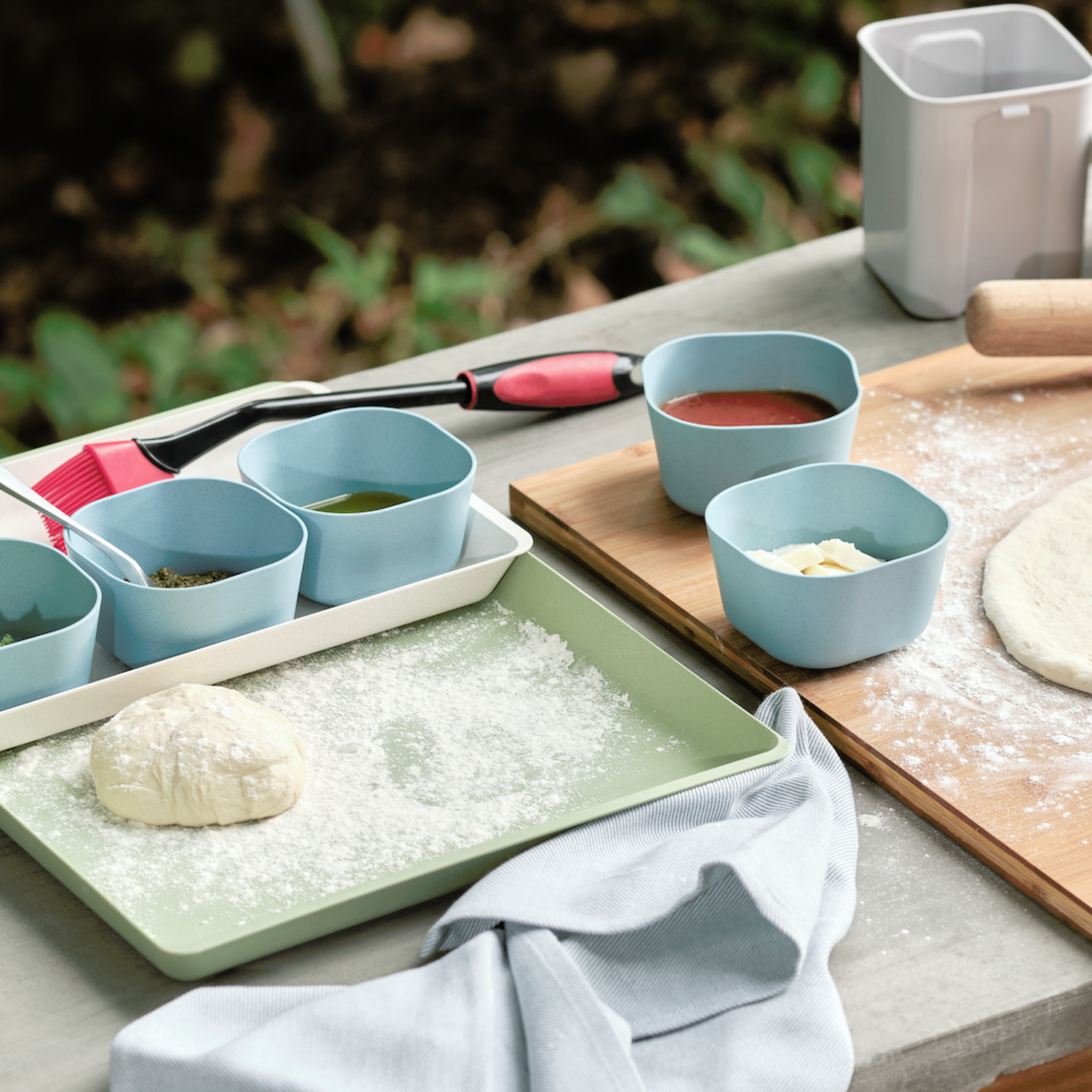 bamboozle-prep-serve-plateau-ap-ro-gobelets-bleus image 7