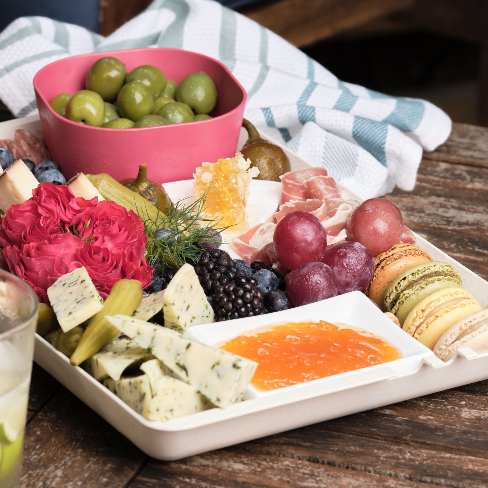 bamboozle-prep-serve-plateau-ap-ro-gobelets-bleus image 8