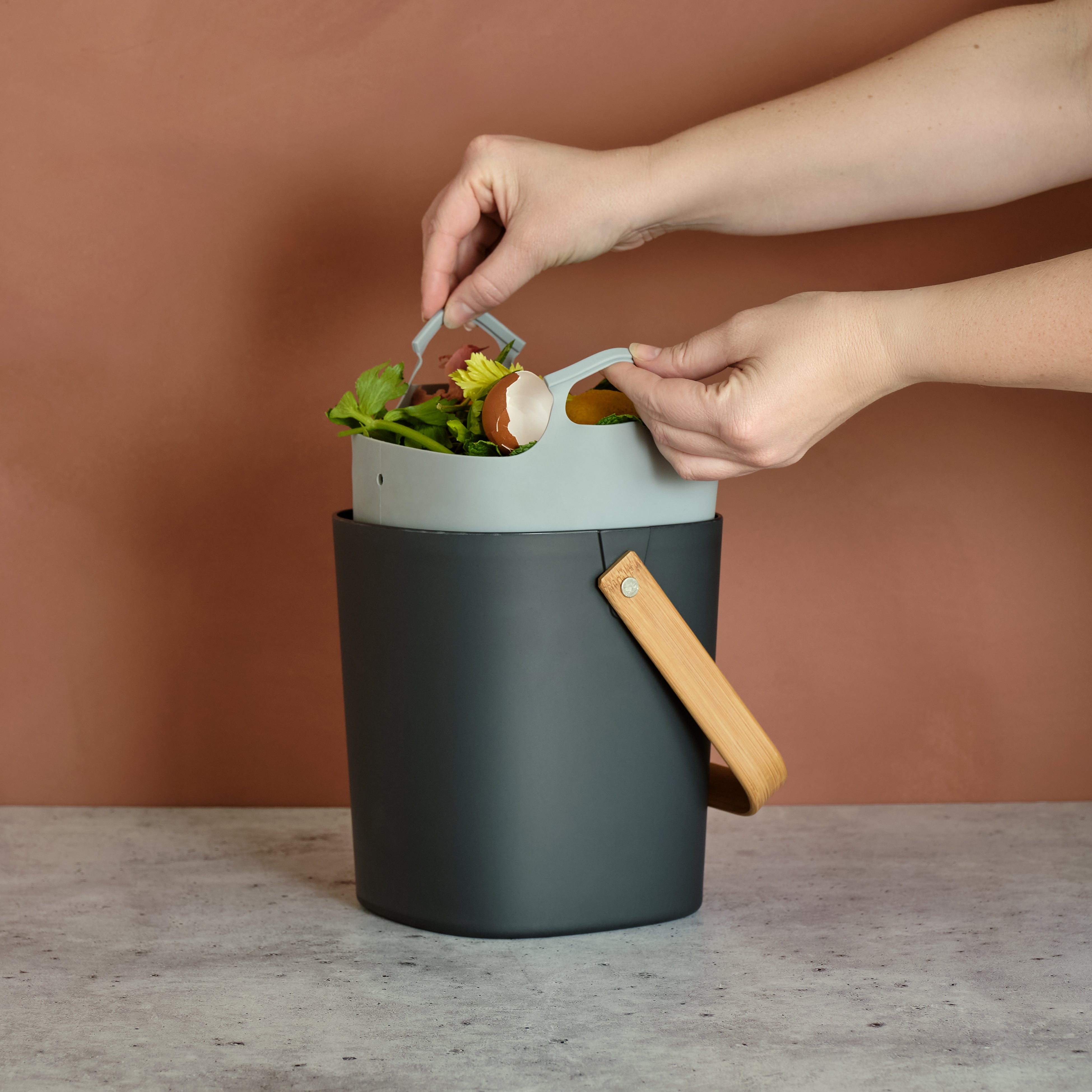 bamboozle-composting-astrik-kit-composteur-graphite-filtres image 7